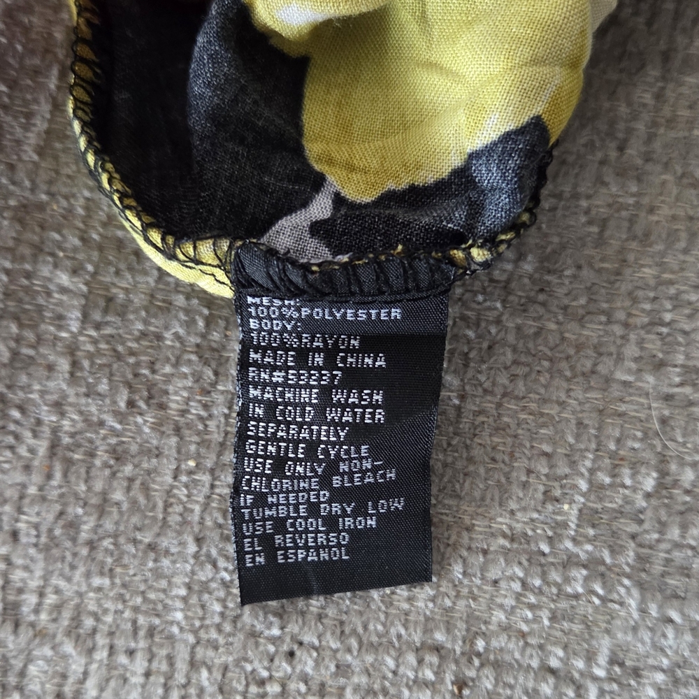 Unique Spectrum Yellow and Black Floral Blouse - Picture 7 of 7